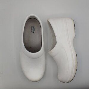 Crocs Neria Pro II Clog womens 8 White Clog slip resistant washable